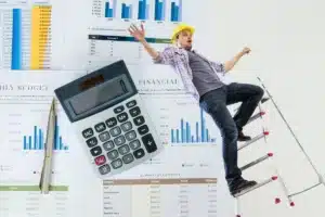 Comment calculer l'incapacité permanente partielle ? Elle est égale au salaire annuel multiplié par le taux d'incapacité préalablement réduit de moitié pour la partie de taux ne dépassant pas 50 % et augmenté de moitié pour la partie supérieure à 50 %.